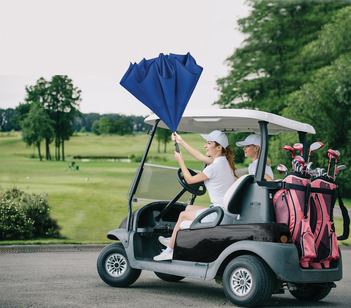 UnbelievaBrella™ Reverse 62" Arc Closing Golf Umbrella